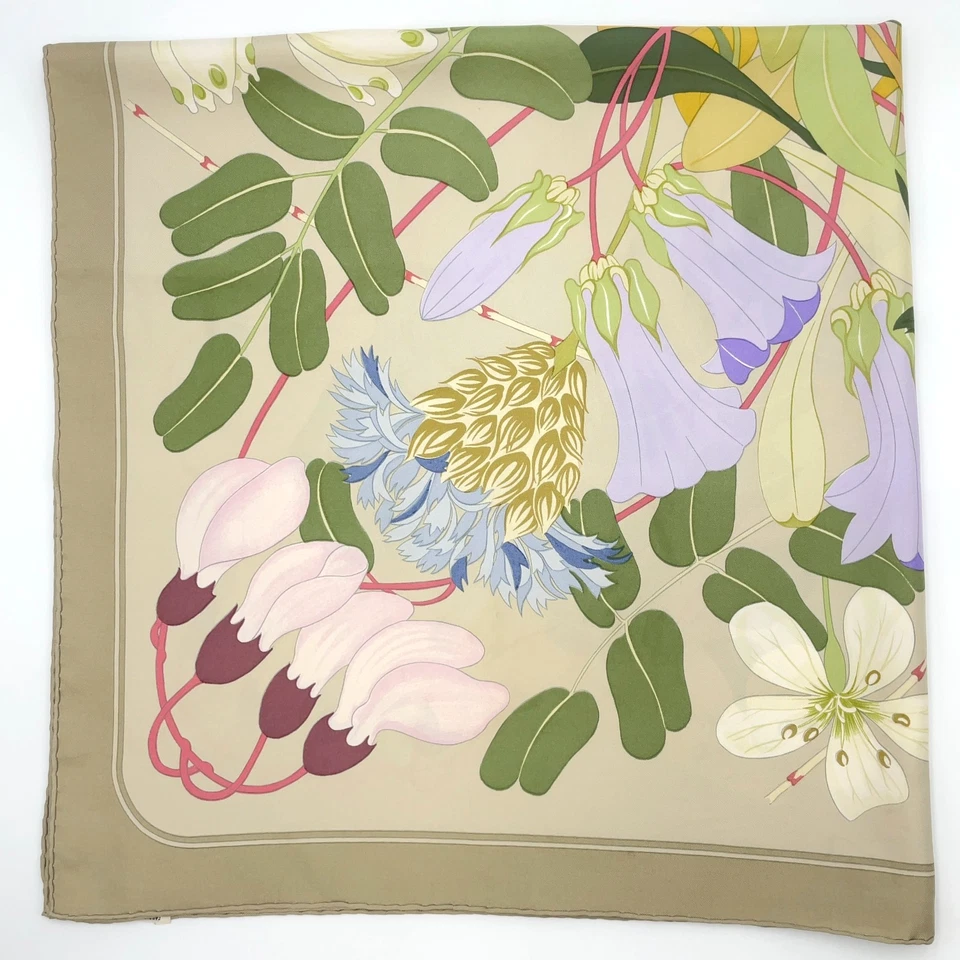 Hermes Carré 90 Flora Graeca Beige x Multicolor Silk Scarf