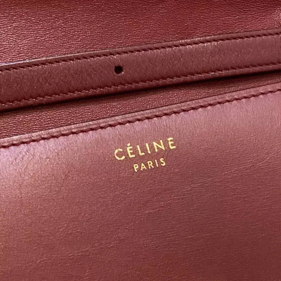CELINE Classic Medium Shoulder Bag