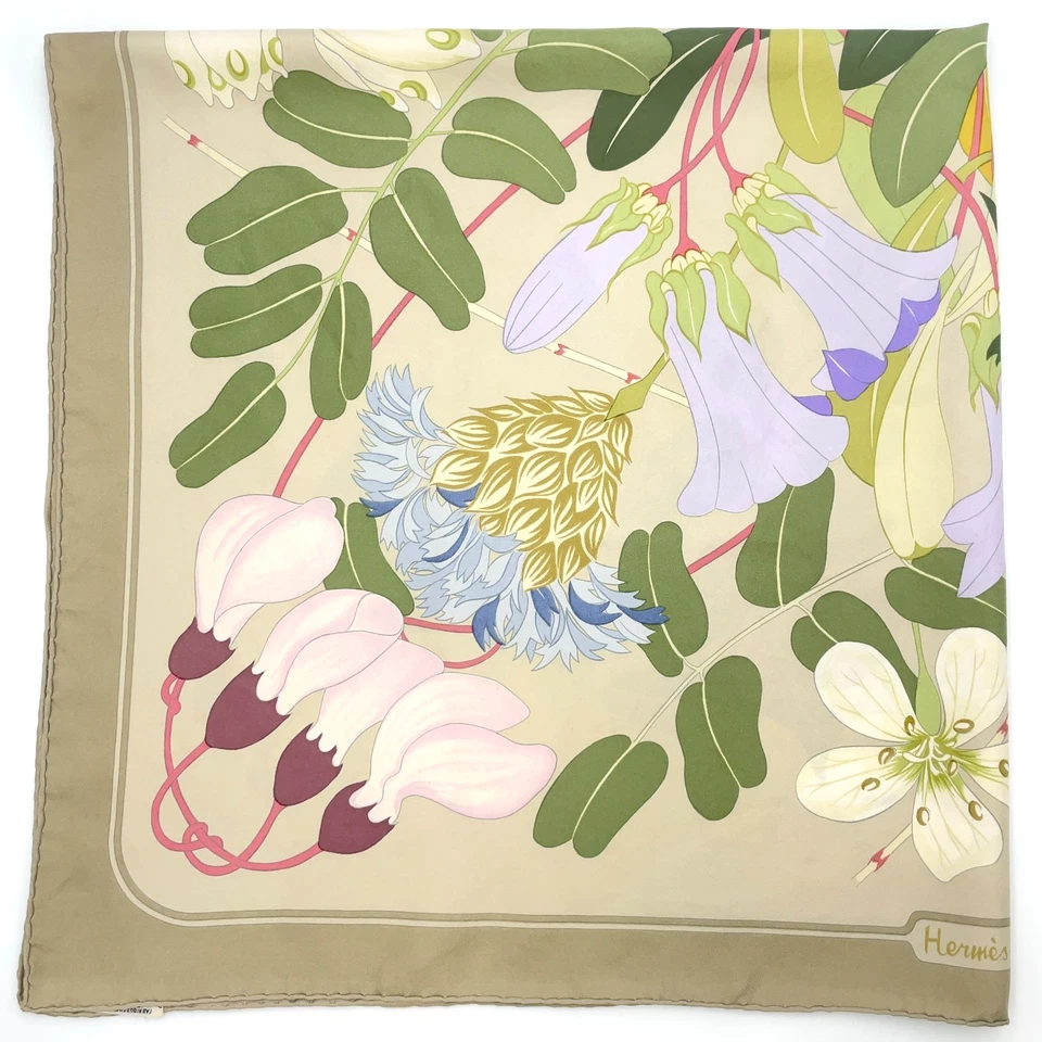 Hermes Carré 90 Flora Graeca Beige x Multicolor Silk Scarf