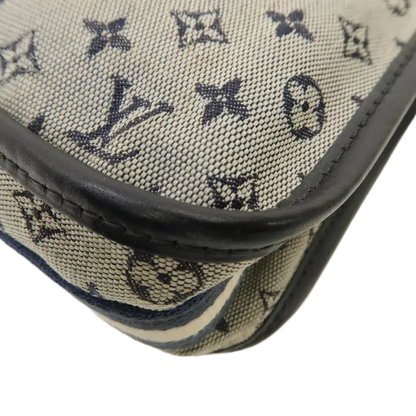 LOUIS VUITTON Pochette Shoulder Bag