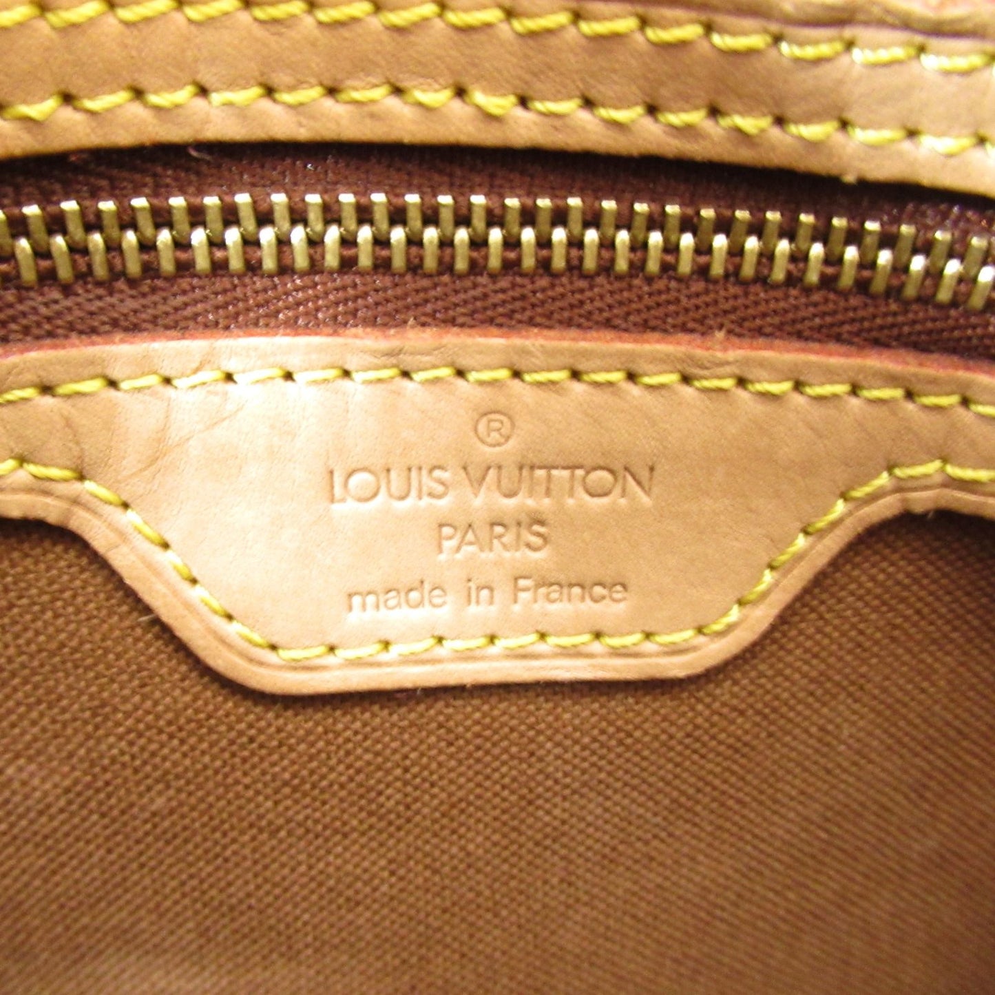 LOUIS VUITTON Shoulder Bag